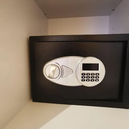 Azzurra Ridi Che Ti Passa 4* アラッシオ