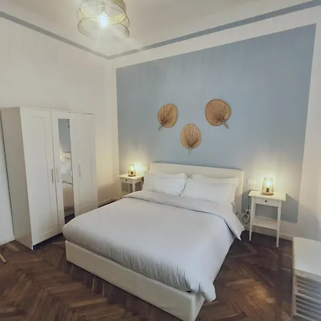 Azzurra Ridi Che Ti Passa 招待所 4*