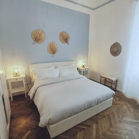 Azzurra Ridi Che Ti Passa Affittacamere Alassio