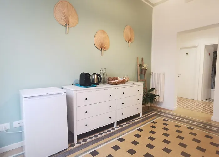 Azzurra Ridi Che Ti Passa 招待所 阿拉西奥